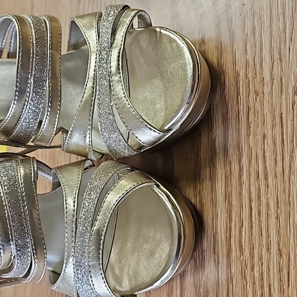 Dyeables Gold and Silver Dress High Heels - Picture 4 of 5